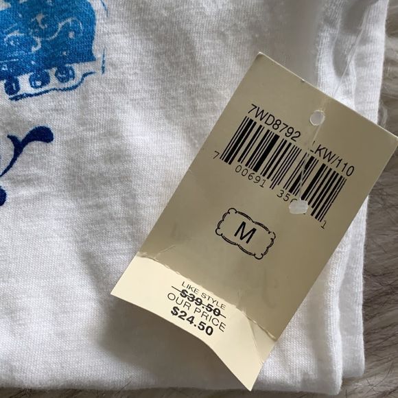 Lucky Brand V-Neck T shirt - Picture 6 of 6